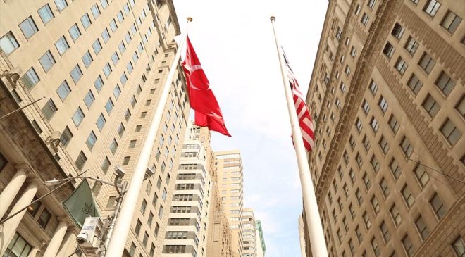 New York’un finans merkezi Wall Street’te Türk bayrağı 24. kez göndere çekildi
