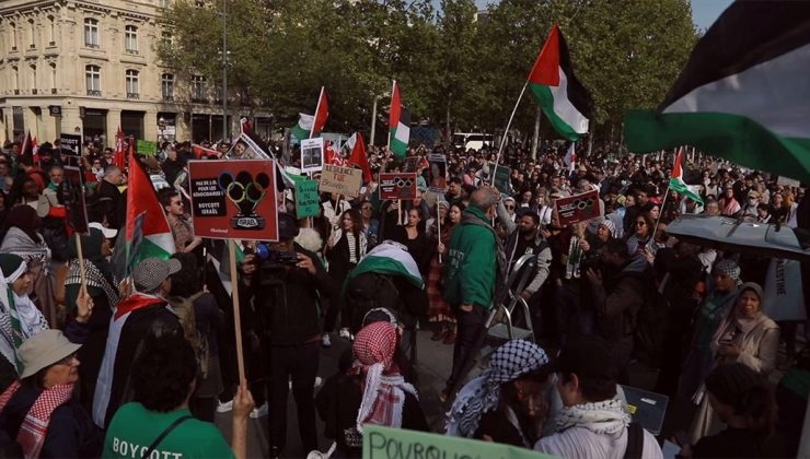 Paris’te göstericiler İsrail’in Refah’a yönelik kara saldırısını protesto etti