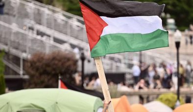 Princeton Üniversitesi öğretim üyeleri, öğrencilerin Filistin’e destek için başlattığı açlık grevine katıldı